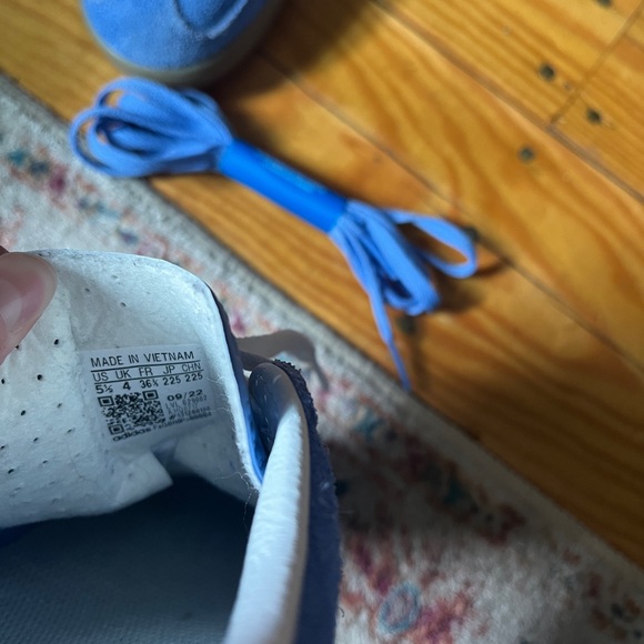 Adidas Blue Gazelle Size 36 2/3   / 5.5 - Picture 5 of 6
